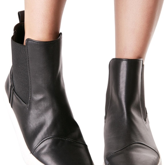 Black High Top Sneaker Boots NWT Dolls Kill - Picture 6 of 8